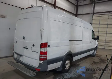 2014 Mercedes-Benz Sprinter 2500 High Roof z USA, uszkodzony, nr VIN WD3PE8DE8E5901139